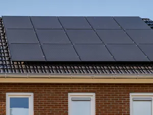 Salderingsregeling zonnepanelen: energiebedrijven moeten van minister jaarlijks salderen