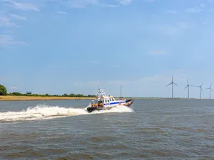 Minister Hermans: ‘Nog geen besluit genomen over zonnepanelen op IJsselmeer’