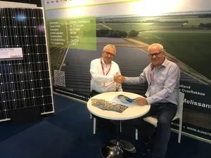 Sunstroom Engineering en DMEGC sluiten contract voor 200 megawattpiek Spaanse zonneparken