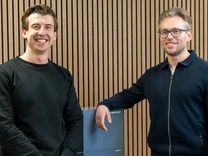Thuisbatterij.nl lanceert eerste plug-in thuisbatterij met semi-solidtechnologie