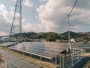 India bereikt mijlpaal van 100 gigawattpiek productiecapaciteit voor zonnepanelen