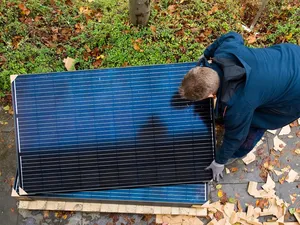 Ruim helft Nederlandse installateurs zonnepanelen ervaart negatieve impact van coronacrisis