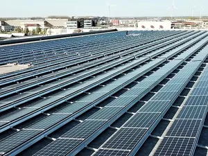 Zuid-Holland presenteert aanvalsplan Zon op dak voor uitrol zonnepanelen op grote daken