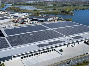 KiesZon rondt installatie 11.830 zonnepanelen op distributiecentrum WDP af