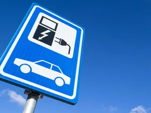 Aantal slimme laadsessies elektrische auto’s verdubbelt tot 55 procent