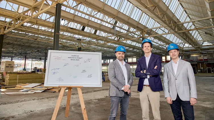 © LeydenJar Technologies