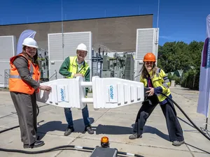 Nieuw hoogspanningsstation Zoeterwoude op terrein bierbrouwer Heineken geopend