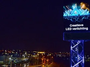 LivingProjects levert rgb led-oplossing voor 40 meter hoge Bredase lichtreclamemast