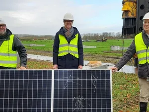 Solarfields gestart met bouw van zonnecarport op parkeerterrein Lowlands
