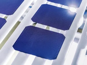 Meyer Burger start in mei in Duitsland met productie van zonnecellen en zonnepanelen