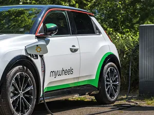 Elektrische deelauto’s kunnen gemeenten als buurtbatterij miljoenen euro’s opleveren