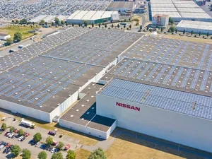 Nissan neemt grootste collectieve zonnedak Nederland in gebruik