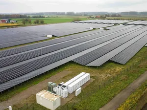 Volt wil bezuiniging op batterijen bij zonneparken terugdraaien