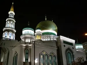 Philips verlicht grootste moskee van Europa met led-verlichting