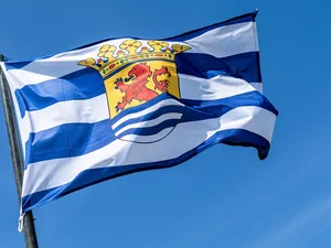 Zeeland geeft subsidie aan elektrische koelwagen op zonne-energie