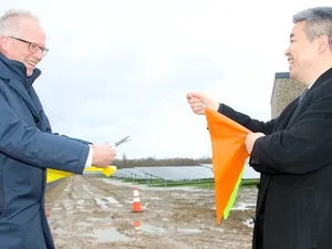 Zonnepark Roodehaan in Groningen geopend: 81.000 zonnepanelen starten stroomproductie
