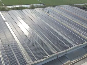 Rooftop Energy levert zonnedak voestalpine met 34.492 zonnepanelen op