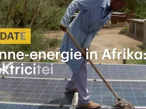 RTL Nieuws bezoekt Keniaanse zonnecentrale met energieopslag (video)