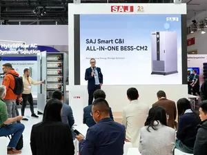 SAJ start uitlevering nieuwe zakelijke batterij CM2