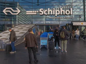 DGEC wil zonnepanelen bij Schiphol niet verwijderen, spray biedt mogelijke oplossing