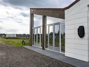 Solar Innovation and Experience Center bij zonnepark Oranjepoort opent deuren
