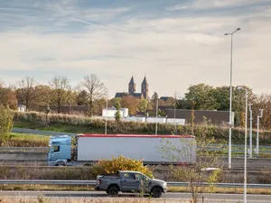 Zonnepanelen op komst langs snelwegen in Zuid-Limburg