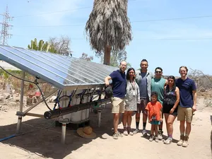 SolarDew haalt geld op voor waterzuiveringstechnologie op zonne-energie