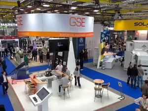 Solar Solutions Amsterdam dag 1: batterijen en totaaloplossingen domineren beursvloer