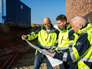 Nieuwe schakelpost Fluvius klaar op oude fabriekssite Opel in haven Antwerpen