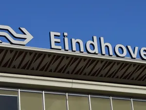Gemeenteraadsverkiezingen: grootste politieke partijen Eindhoven zwijgen zonnepanelen dood