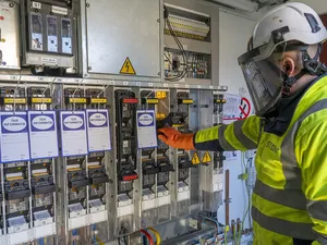 Liander, Enexis en Stedin gooien deuren open: flexmarkt voor netcongestie nu openbaar, bedrijven kunnen bieden op alle uitvragen