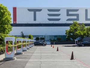 Tesla: afgelopen jaar 68 procent meer zonnepanelen en 32 procent meer batterijen verkocht