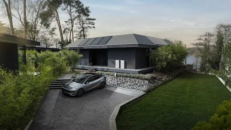 © Tesla
