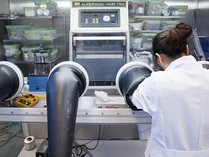 TU Delft ontwikkelt foto-elektrode voor betere waterontleding met zonne-energie