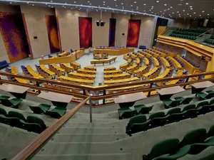 Salderingsregeling: hoogte terugleververgoeding en verlaging terugleverkosten in wet vastgelegd door Tweede Kamer