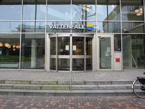 Rechter: Vattenfall mag geen terugleverkosten rekenen bij 2 klanten met zonnepanelen
