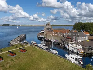 Stedin start aanbesteding voor mobiele batterijen in Zeeland