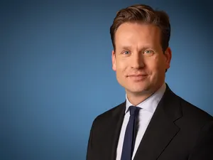 Minister blokkeert komst zonnepark in veiligheidszone Maastricht Airport