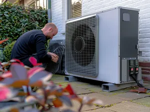 Warmtefonds ziet piek door stijgende gasprijzen: thuisbatterij en warmtepomp populair
