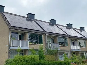 61.500 sociale huurwoningen van zonnepanelen voorzien, daling van 18 procent