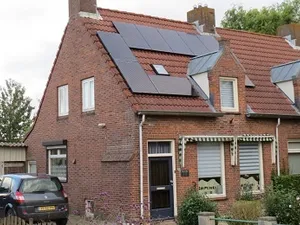 Wocozon gestart met installatie van zonnepanelen op huurwoningen in Noord-Brabant