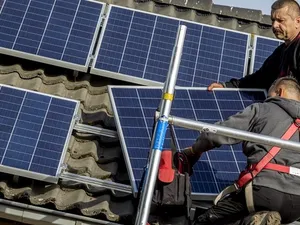 Woningcorporatie Sint-Joseph plaatst 5.000e zonnepaneel