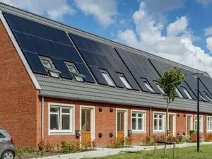 Nieuw onderzoek: zonnepanelen ook bij afbouw salderingsregeling interessant voor huurders