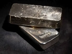 Zilverprijs breekt alle records door beleggers, minder zilver voor zonnepanelen nodig