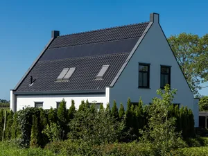 Nederland heeft meeste zonnepanelen per inwoner en loopt uit op Duitsland, Europese groei zwakt af in 2024