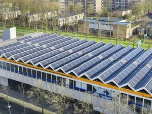 544 zonnepanelen voor Rotterdams metrostation Slinge, potentie van 30.000 zonnepanelen