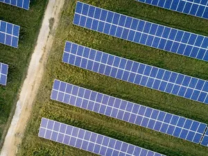 Provincie Groningen wijst 2 locaties Oude Pekela aan voor 79 hectare aan zonneparken