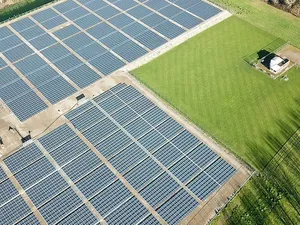 Zonnepark Wieringermeer officieel geopend: 11.000 zonnepanelen voor Afvalzorg