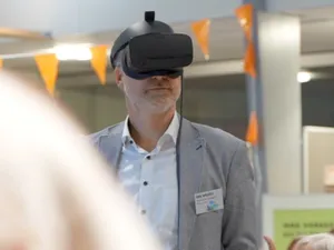 Omwonenden krijgen via VR-bril voorproefje van zonnepark Berg en Dal