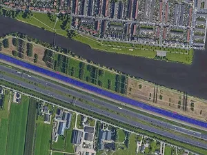 Sunrock bouwt zonneveld met lengte van 1,5 kilometer op geluidswal A12 bij Utrecht
